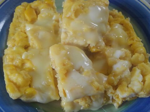 レンジで簡単！コーンとチーズの卵焼き
